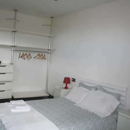 Casa Ceca De La Playa Y Barcelona, Con Piscina Climatizada Y Jacuzzi Holiday home